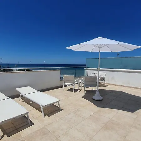 Blue Seaview 公寓 *